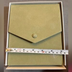 Authentic Van Cleef & Arpels Necklace Pouch with a white cardboard box
